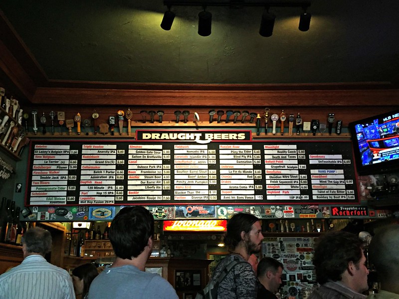 Toronadon laajan hanaolutlistan lisäksi  tarjoila on runsaasti belgialaisia oluita. © Diane Cordell, CC BY-NC-ND 2.0